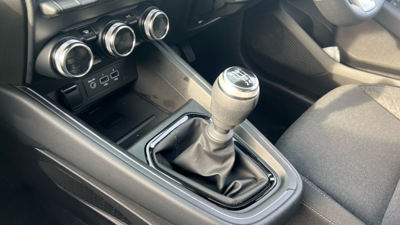 Renault Clio 1.0 TCe 90 Iconic Edition 5dr Petrol Hatchback